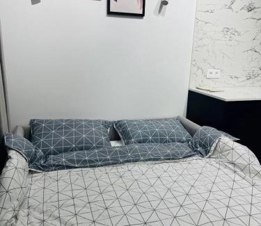 Afanasivsʹkyy Yar Apartment | Stylish Apartment in Old Town – Guest Rated 10/10
