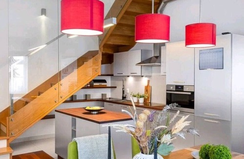 Stare Podgorze Apartment | Modern Apartment with Hot Tub in Heart of Krakow