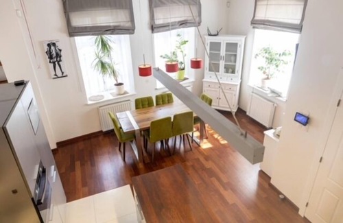Stare Podgorze Apartment | Modern Apartment with Hot Tub in Heart of Krakow