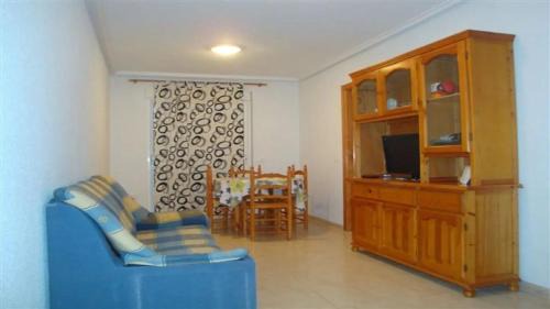 Alicante City Centre Apartment | Inviting 2-Bedroom Apartment with Pool & Balcony in Torrevieja