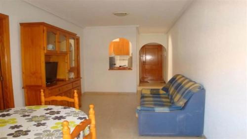 Alicante City Centre Apartment | Inviting 2-Bedroom Apartment with Pool & Balcony in Torrevieja