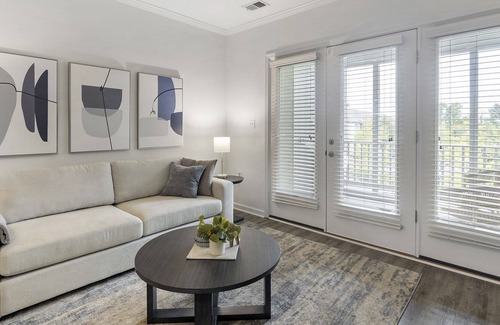 Chesapeake Apartment | Modern Apartment with Kitchen in Prime Location