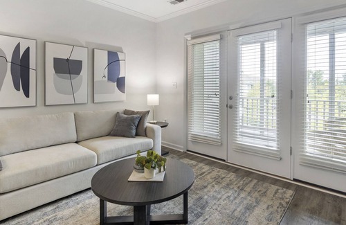 Chesapeake Apartment | Modern Apartment in Prime Location with Family-Friendly Amenities