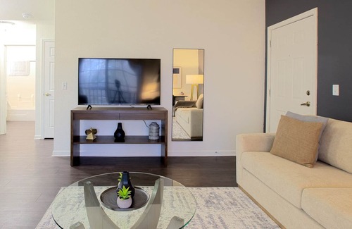 Fort Wayne Apartment | Modern Apartment in Prime Location (ID8356X09)
