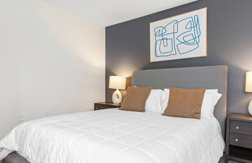 Fort Wayne Apartment | Modern Apartment in Prime Location with Family-Friendly Amenities