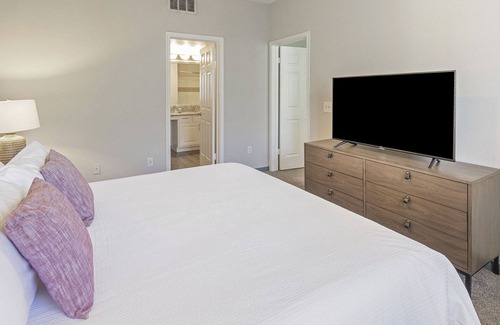Fort Worth Apartment | Modern Apartment with Kitchen in Prime Location