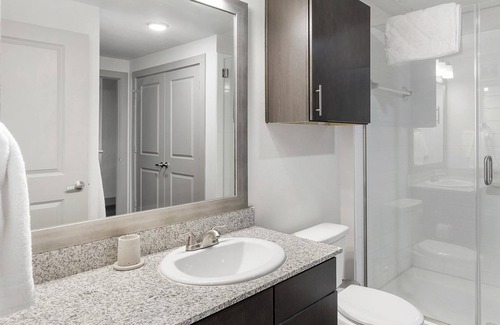 Haltom City Apartment | Modern Apartment with Kitchen in a Prime Location