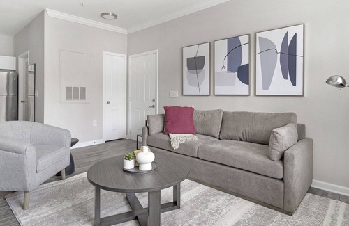 Raleigh Apartment | Modern Apartment in Prime Location (ID1210X206)