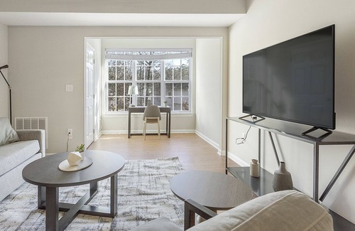 Midlothian Apartment | Modern Apartment in Prime Location with Family-Friendly Amenities