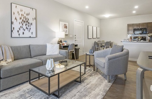 Brooks City Base Apartment | Modern Apartment Near Attractions with Family-Friendly Amenities