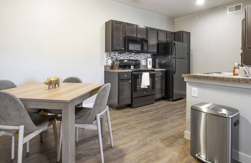 Brooks City Base Apartment | Modern Apartment Near Attractions with Family-Friendly Amenities