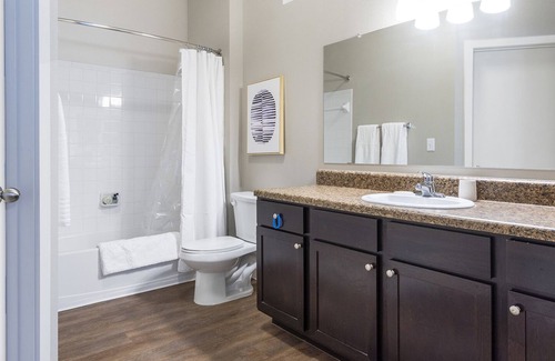 Brooks City Base Apartment | Modern Apartment Near Attractions with Family-Friendly Amenities