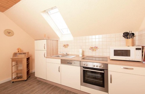 Pohla Apartment | Cozy Apartment in Saxony with Pool Near Ski Area