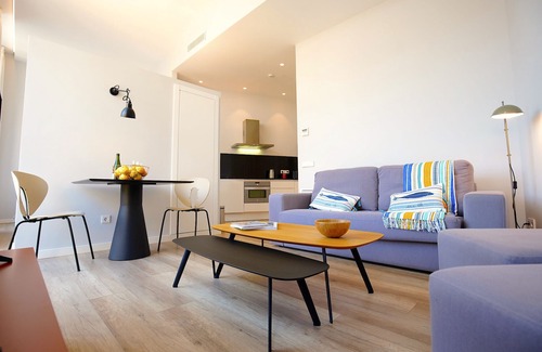 Old Town Apartment | Bright L´Aguila 3 Apartment in Palma with Pool & Ocean View