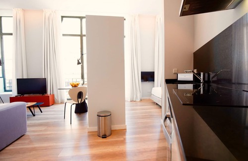 Old Town Apartment | Bright L´Aguila 3 Apartment in Palma with Pool & Ocean View