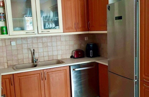 Nea Smirni Apartment | Modern Apartment Near Athens Riviera with Pool & Spa