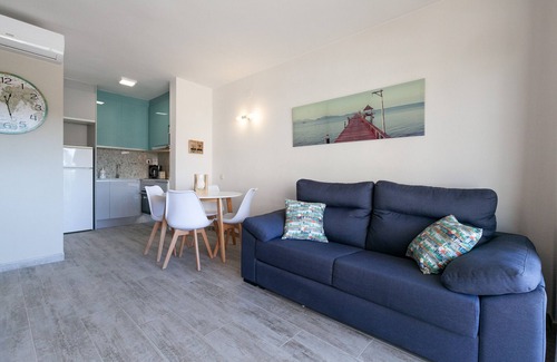 La Pineda Apartment | Beachside Modern Apartment with Pool & Spa Amenities