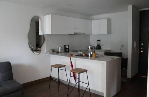 Financial District Apartment | Prime Apartment Near Downtown with Family Amenities
