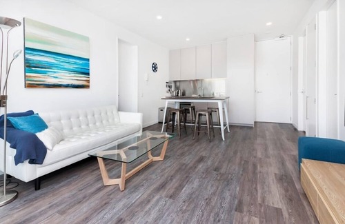 Auckland Central Business District Apartment | Modern Apartment with Pool & Spa Overlooking Victoria Park