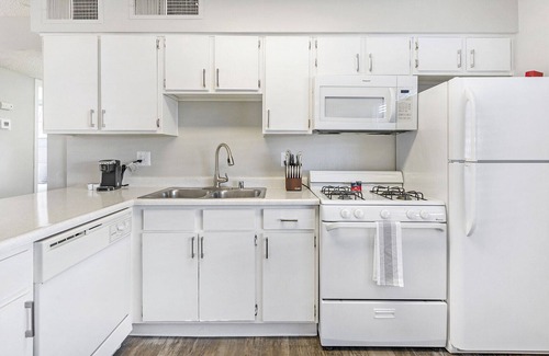 Spring Valley Apartment | Modern Apartment with Wheelchair Access in Prime Location