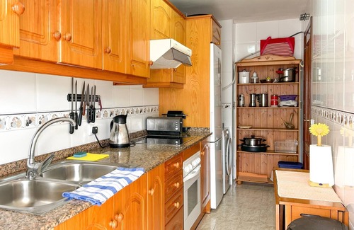 Cubelles Apartment | Modern Apartment w/Pool and Parking Hostem