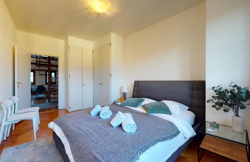 Bourg-de-Four Apartment | Modern Apartment Overlooking the Iconic Jet d'Eau