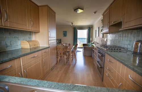 Newquay Apartment | Stylish Apartment with Oceanfront Views in Newquay