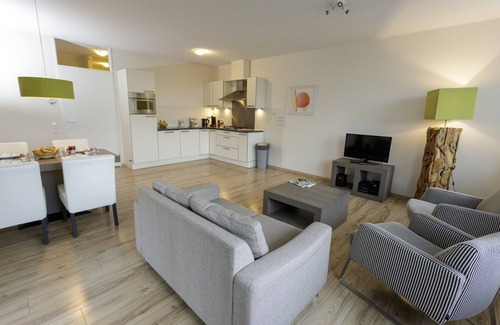 Heimbach Apartment | Modern Nature Retreat: Pool, Breakfast & Family-Friendly!