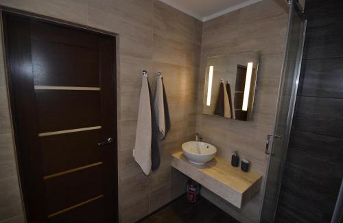 Grizinkalns Apartment | Stylish Apartment with Free Parking for Your Convenience