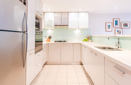Bondi Apartment | Modern Apartment with Pool, Ocean View & Large Courtyard