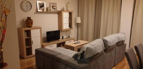 Yepes Apartment | Modern Apartment in Yepes with Mountain Views & Balcony