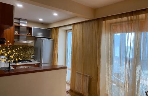Dzerzhyns'kyi District Apartment | Elegant Apartment with Panoramic Views near Metro 23August