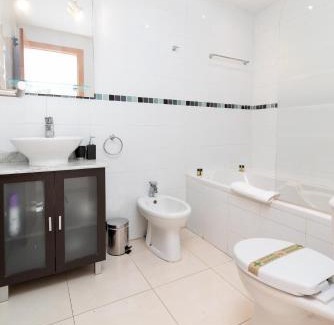 Burriana Apartment | Modern Apartment with Terrace & BBQ
