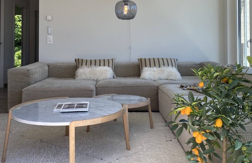 Nyon Apartment | Inviting Apartment with Terrace by Lake Léman in Geneva
