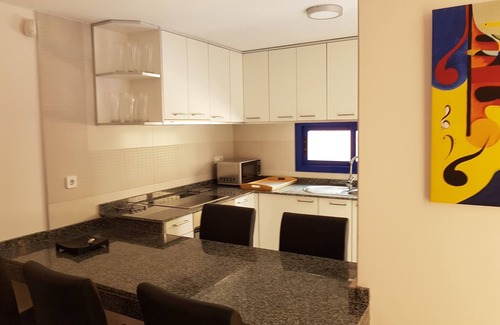 Mojacar Apartment | Modern Apartment with Wifi, Ocean Views & Pool Access