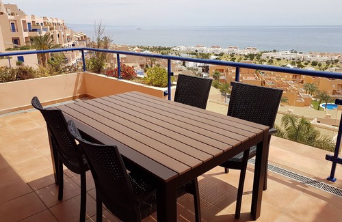 Mojacar Apartment | Modern Apartment with Wifi, Ocean Views & Pool Access