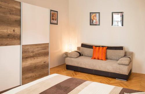 Petrska ctvrt Apartment | Stylish Family Apartment at Zlatnicka 8 – Great Reviews!