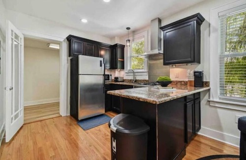 Crescent Lake Apartment | Modern Apartment Close to Downtown with Hot Tub & Pets Welcome