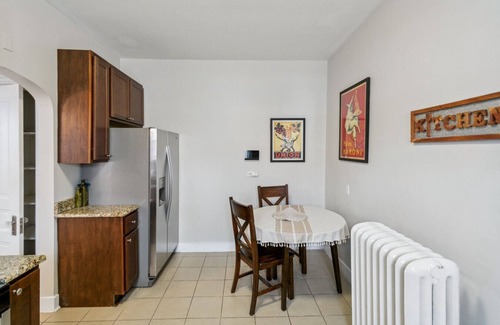 Libertyville Apartment | Modern Apt in Downtown Libertyville with King Beds & Amenities