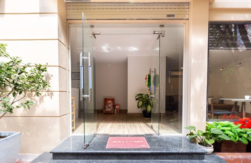 Ho Chi Minh City Apartment | Stylish Apartment Near City Center with Pool & Spa Access