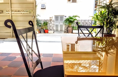 Ho Chi Minh City Apartment | Stylish Apartment Near City Center with Pool & Spa Access