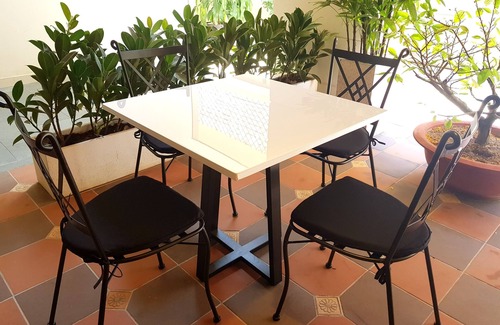 Ho Chi Minh City Apartment | Stylish Apartment Near City Center with Pool & Spa Access