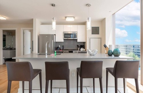 Downtown Apartment | Modern Apt Near Train Station