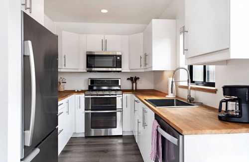 Carbondale Apartment | Inviting Modern Apartment with Grill & Mountain Views