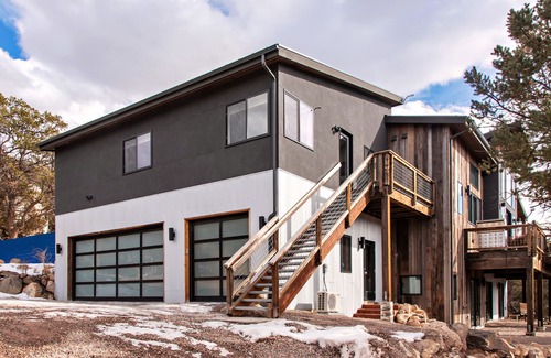 Carbondale Apartment | Inviting Modern Apartment with Grill & Mountain Views