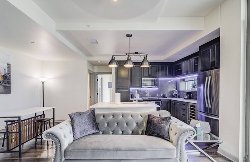 Uptown Apartment | Modern Apartment with Incredible Downtown Dallas Views