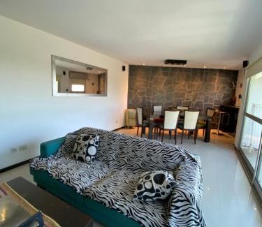 San Nicolas de los Arroyos Apartment | Riverside Retreat: Beautiful Home in Residential Area