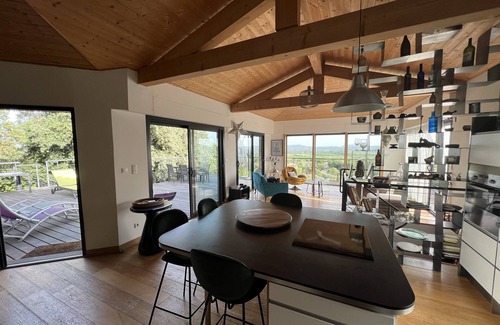 Corconne House | Eco-Friendly Oceanfront Retreat with Private Pool & Kitchen
