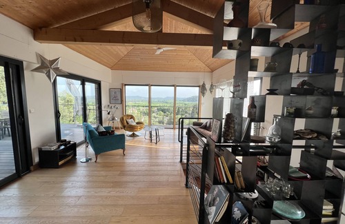 Corconne House | Eco-Friendly Oceanfront Retreat with Private Pool & Kitchen