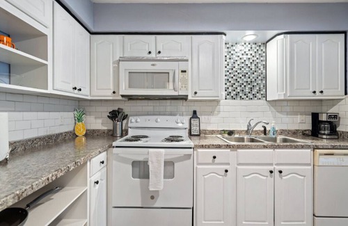 Dallas Condo | Artful Oak Lawn Oasis for a Memorable Stay